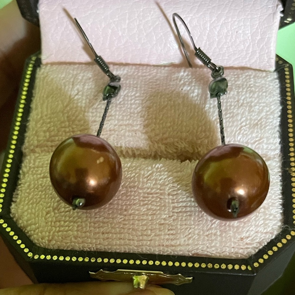 Brown pearl earrings